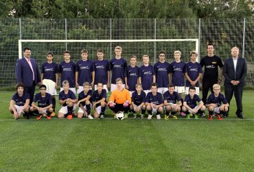 Jugendkicker der C-Jugend vom FSC Kaltenkirchen freuen sich über neues Spieleroutfit